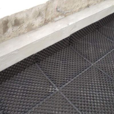Tavola di drenaggio in HDPE verde e nero per la gestione dell'acqua e per un'installazione facile