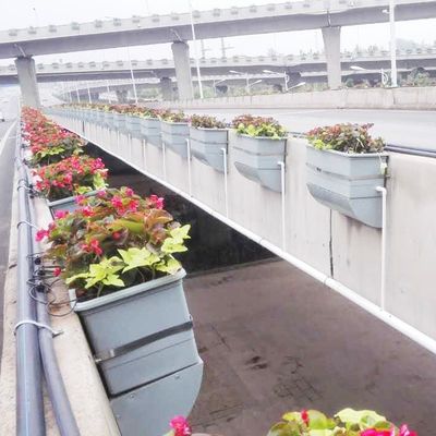 Giardino di fiori all' aperto a più livelli Balcone Gran piantatore bianco con scatola extra