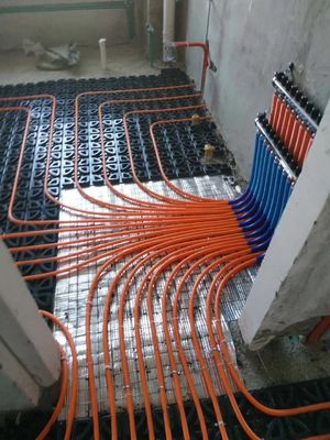 Conservazione del calore degli edifici residenziali con modulo idronico di riscaldamento ad alta resistenza in PP