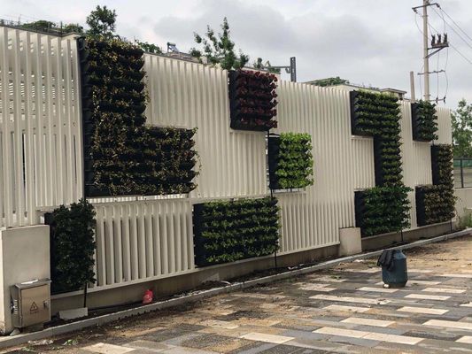 Pianta verde per esterni, piante verticali di plastica per giardini, vasi di impilamento di fiori per pareti verdi con stile