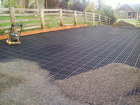 330*330*50MM Pavimenti di erba porosa in HDPE Griglie di erba di plastica per parcheggi sul vialetto