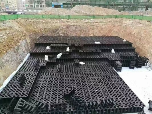 Moderna vasca di infiltrazione dell'acqua piovana